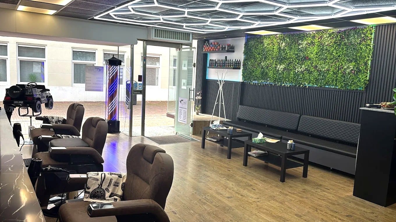 De salon van Jalal Salon